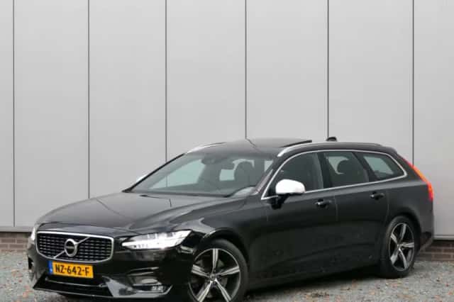 Volvo V90 (2017) thumbnail 1