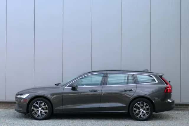 Volvo V60 (2022) thumbnail 5
