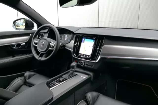 Volvo V90 (2020) thumbnail 3