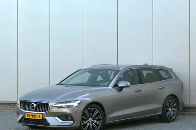 Volvo V60 (2019) thumbnail 1