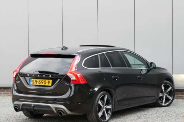 Volvo V60 (2018) thumbnail 2