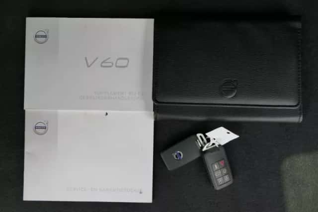Volvo V60 (2018) thumbnail 4