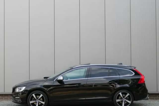 Volvo V60 (2018) thumbnail 5