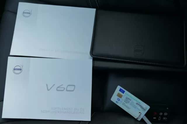 Volvo V60 (2018) thumbnail 4