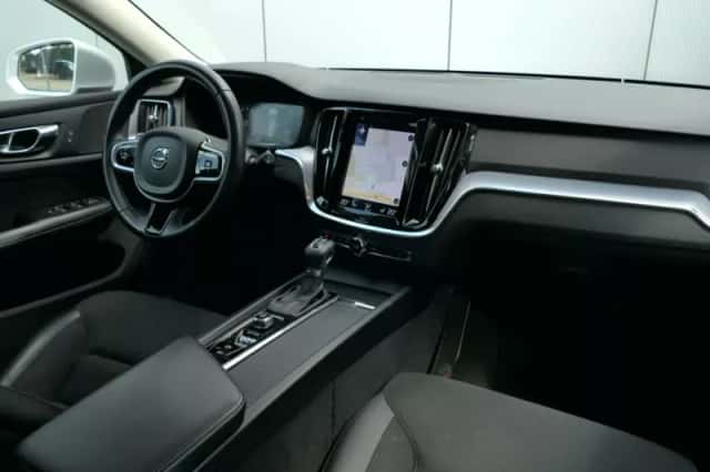 Volvo V60 (2020) thumbnail 3