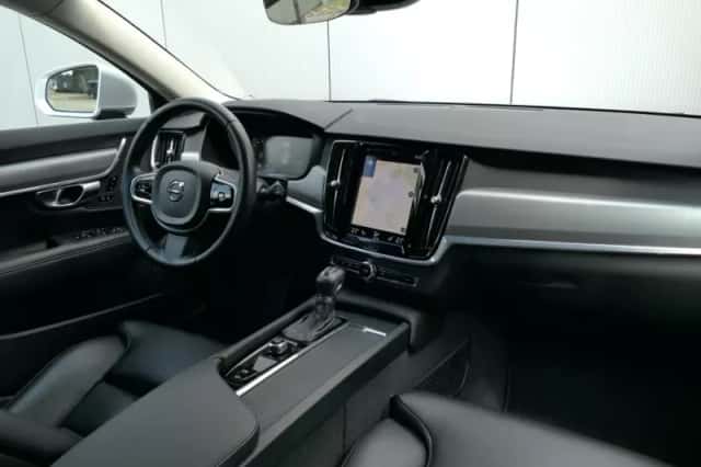 Volvo V90 (2017) thumbnail 3