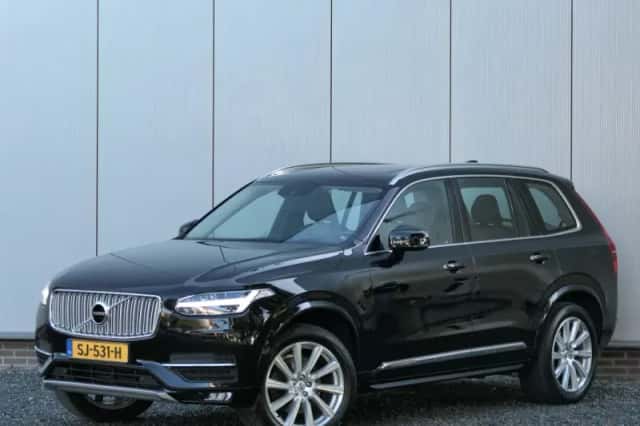 Volvo XC90 (2018) thumbnail 1