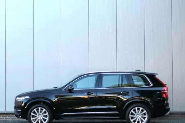 Volvo XC90 (2018) thumbnail 4