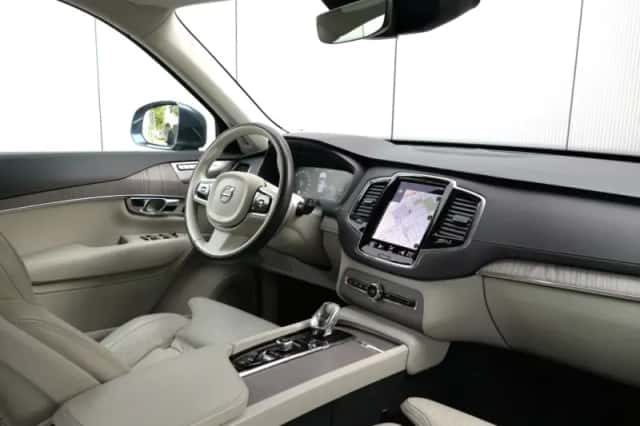 Volvo XC90 (2020) thumbnail 3