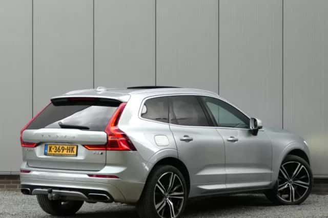 Volvo XC60 (2017) thumbnail 2