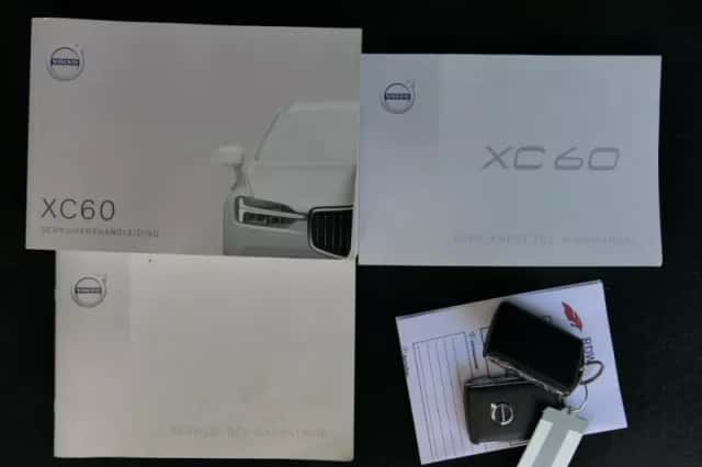 Volvo XC60 (2017) thumbnail 4