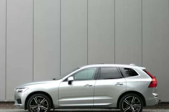 Volvo XC60 (2017) thumbnail 5