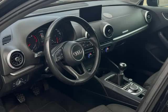 Audi A3 (2017) thumbnail 2