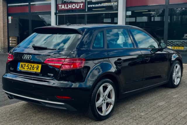 Audi A3 (2017) thumbnail 3