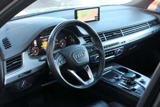 Audi Q7 (2016) thumbnail 2