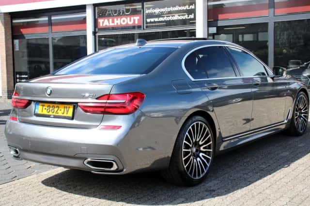 BMW 7-Serie (2018) thumbnail 3