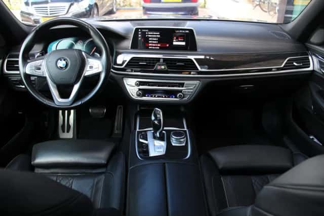 BMW 7-Serie (2018) thumbnail 5
