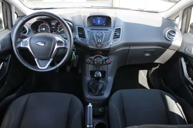 Ford Fiesta (2016) thumbnail 5