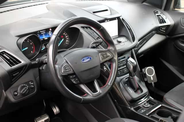 Ford Kuga (2018) thumbnail 2
