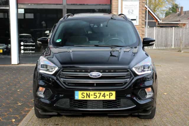 Ford Kuga (2018) thumbnail 4