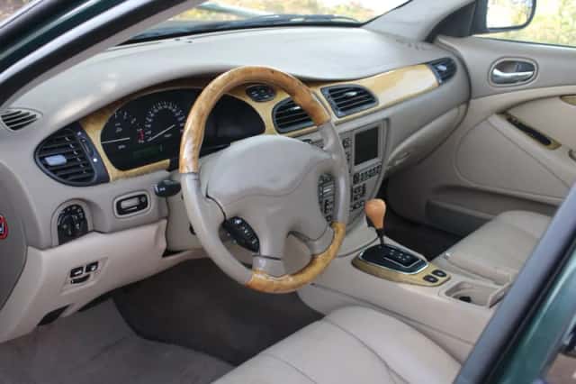 Jaguar S-Type (1999) thumbnail 2