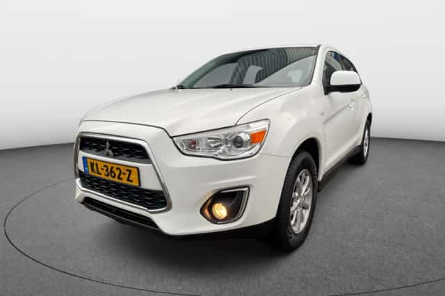 Mitsubishi ASX (2016) thumbnail 1