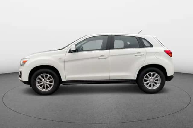 Mitsubishi ASX (2016) thumbnail 2