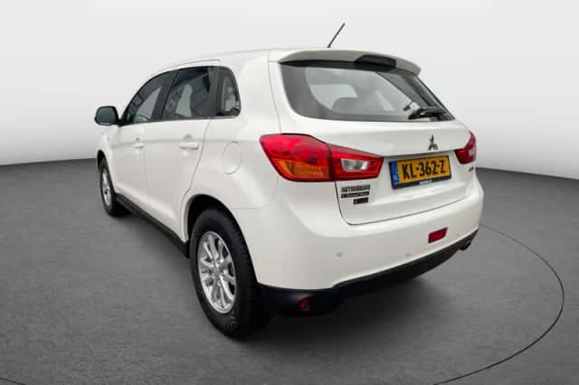 Mitsubishi ASX (2016) thumbnail 3
