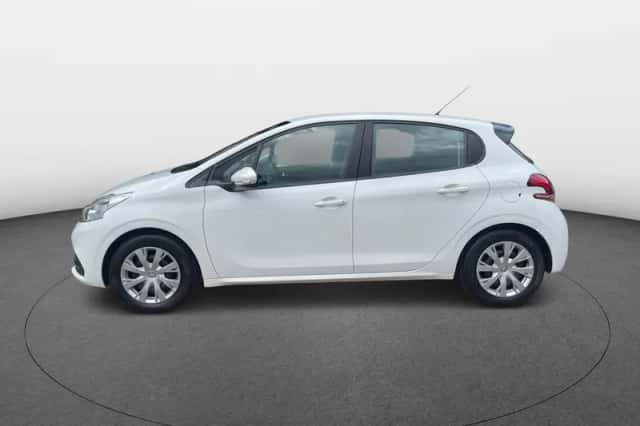 Peugeot 208 (2016) thumbnail 2