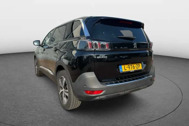 Peugeot 5008 (2021) thumbnail 3