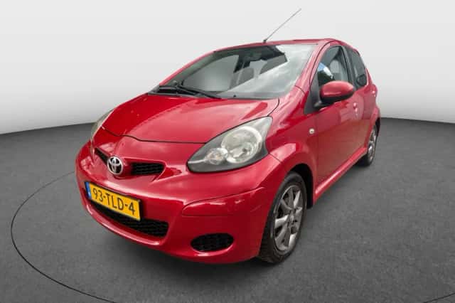 Toyota Aygo (2012) thumbnail 1