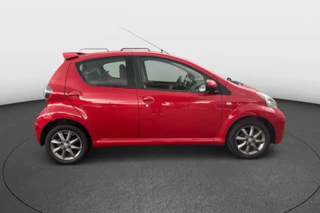 Toyota Aygo (2012) thumbnail 5