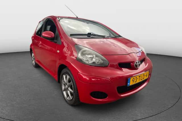 Toyota Aygo (2012) thumbnail 6