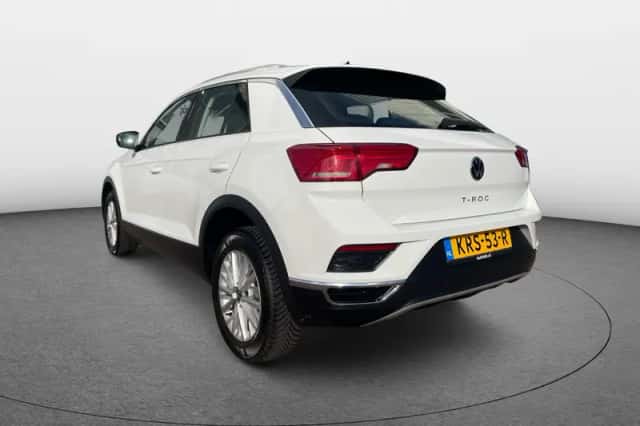 Volkswagen T-Roc (2021) thumbnail 3
