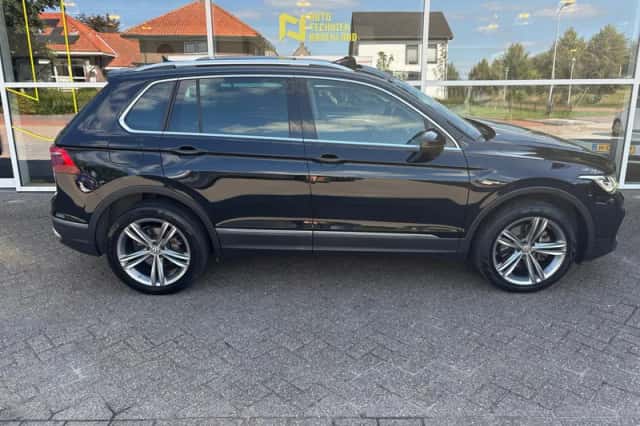 Volkswagen Tiguan (2023) thumbnail 3
