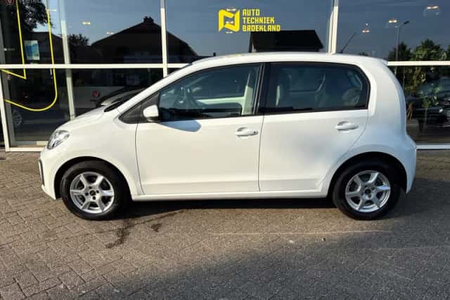 Volkswagen Up! (2020) thumbnail 2