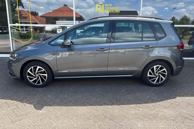 Volkswagen Golf Sportsvan (2019) thumbnail 2