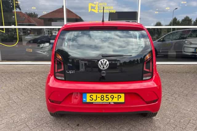 Volkswagen Up! (2018) thumbnail 6
