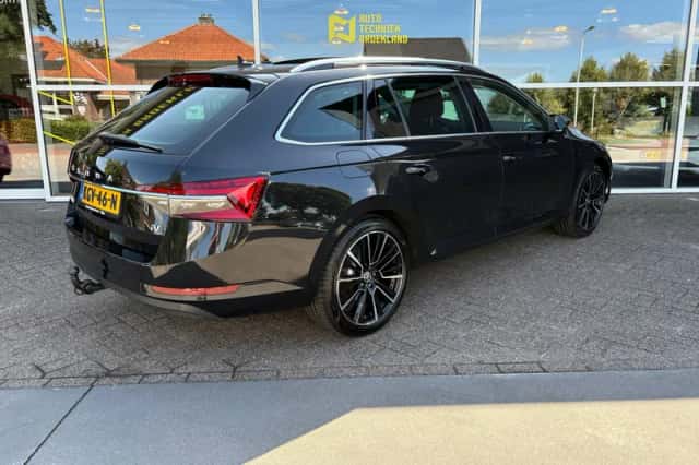 Škoda Superb (2023) thumbnail 4
