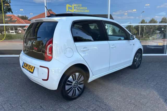 Volkswagen E-Up! (2015) thumbnail 3