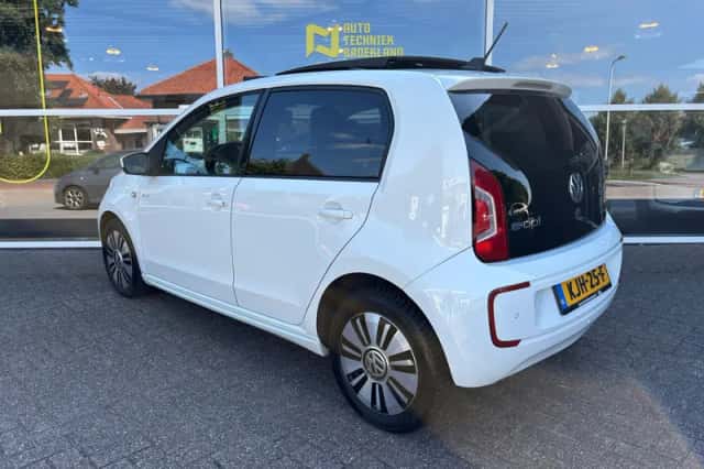 Volkswagen E-Up! (2015) thumbnail 4