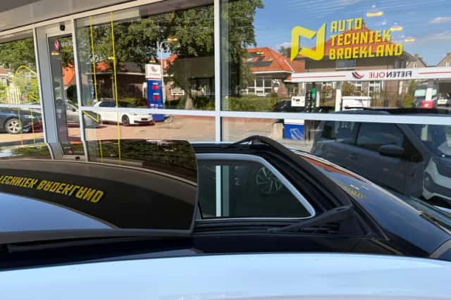 Volkswagen E-Up! (2015) thumbnail 5
