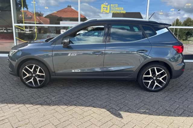 SEAT Arona (2021) thumbnail 2