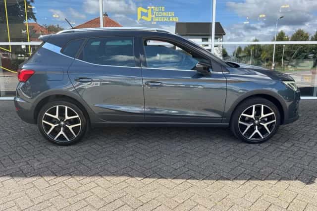 SEAT Arona (2021) thumbnail 3