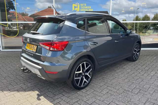 SEAT Arona (2021) thumbnail 4