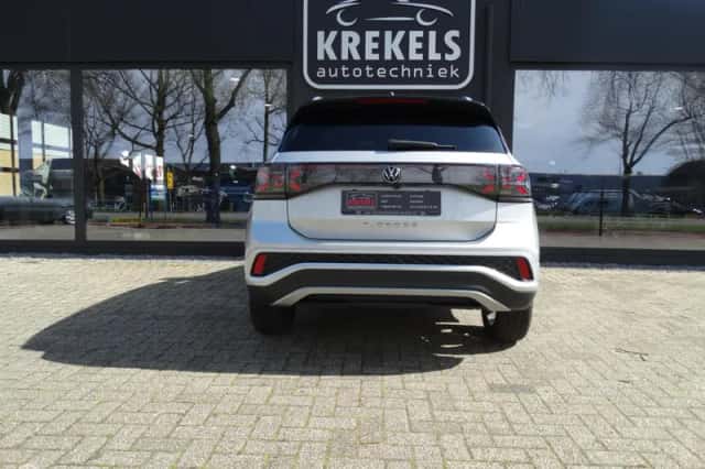 Volkswagen T-Cross (2024) thumbnail 6