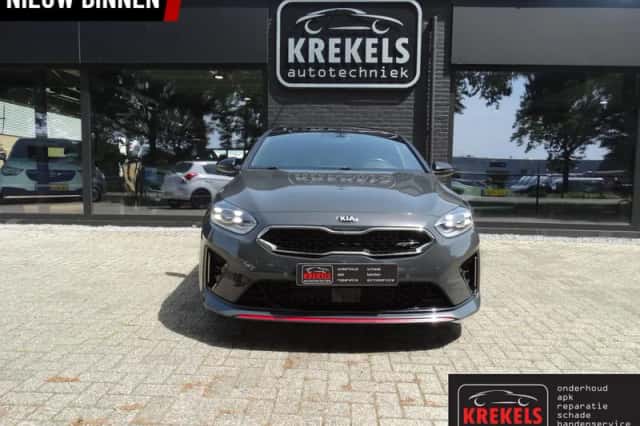 Kia Proceed (2021) thumbnail 2
