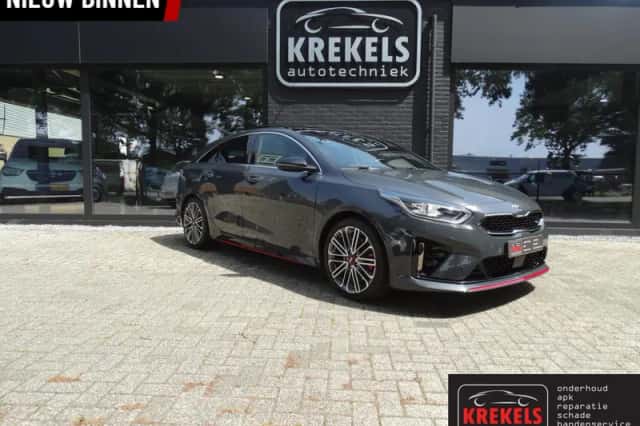 Kia Proceed (2021) thumbnail 3