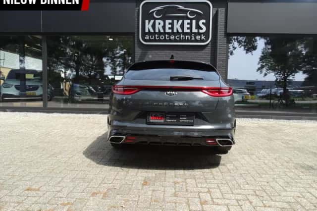 Kia Proceed (2021) thumbnail 6