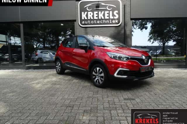 Renault Captur (2018) thumbnail 3